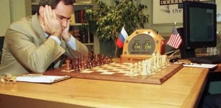 El día que Kasparov se enojó con IBM: Una lección de humildad frente a las máquinas